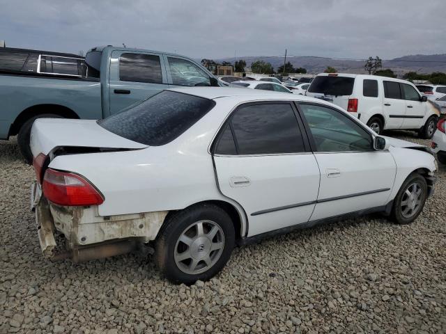 1HGCG5645WA162694 - 1998 HONDA ACCORD LX WHITE photo 3
