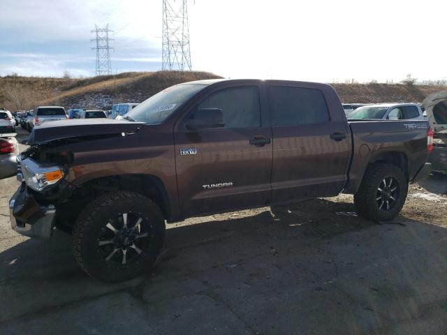 5TFDW5F1XHX611136 - 2017 TOYOTA TUNDRA CREWMAX SR5 BROWN photo 1