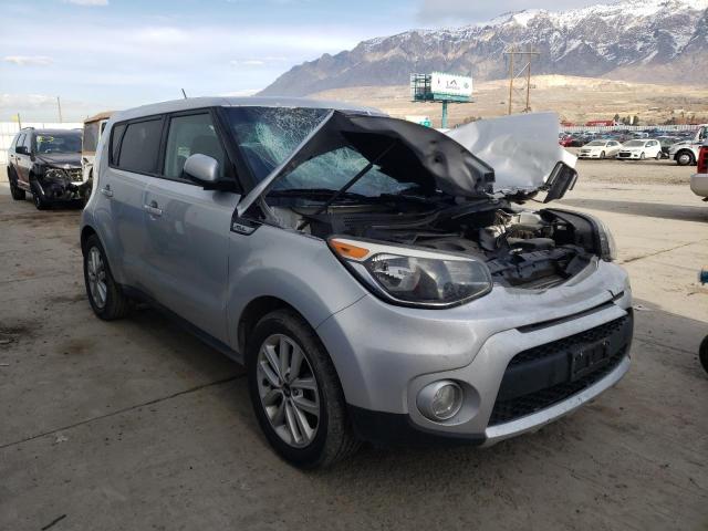 KNDJP3A53J7609751 - 2018 KIA SOUL + SILVER photo 4