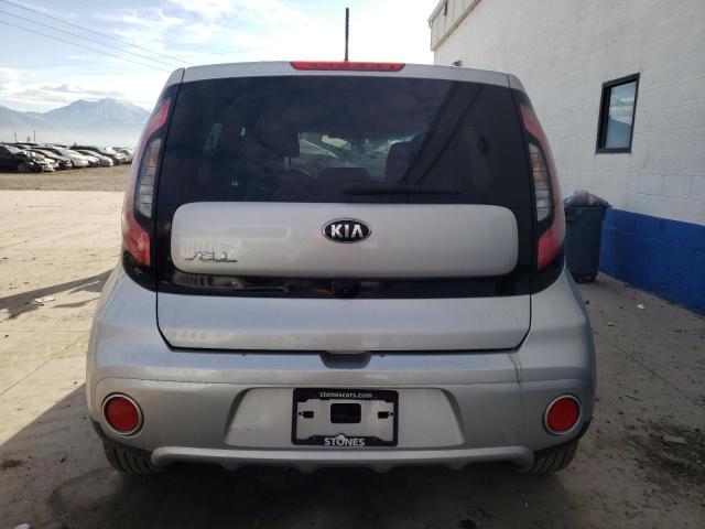 KNDJP3A53J7609751 - 2018 KIA SOUL + SILVER photo 6