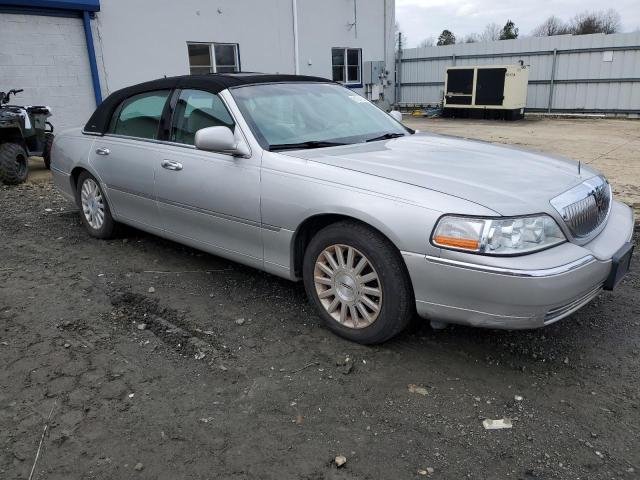 1LNHM83W34Y609642 - 2004 LINCOLN TOWN CAR ULTIMATE SILVER photo 4