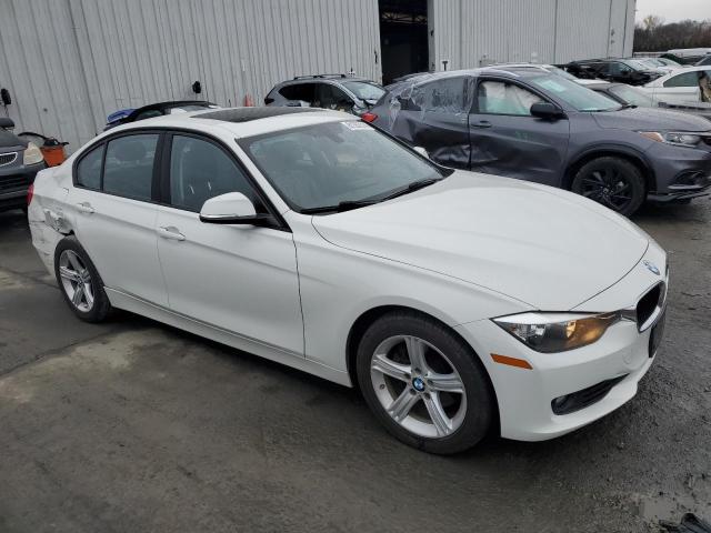 WBA3C3C58DF981384 - 2013 BMW 320 I XDRIVE WHITE photo 4