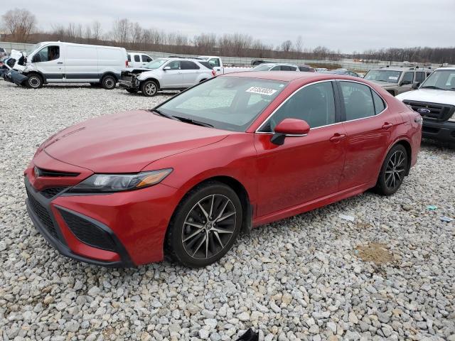 4T1G11BK1NU065449 - 2022 TOYOTA CAMRY SE RED photo 1