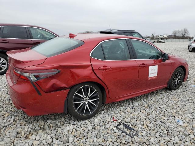 4T1G11BK1NU065449 - 2022 TOYOTA CAMRY SE RED photo 3