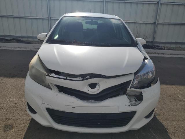 JTDKTUD34CD508349 - 2012 TOYOTA YARIS WHITE photo 5