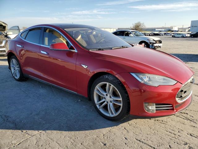 5YJSA1CP4DFP17612 - 2013 TESLA MODEL S RED photo 4