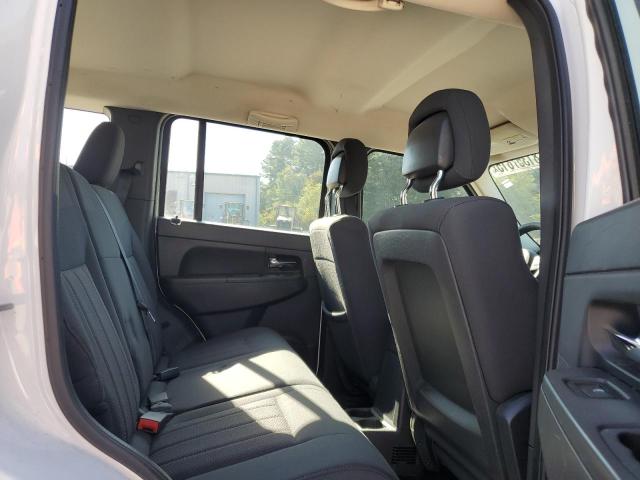 1J4PN2GK0BW545631 - 2011 JEEP LIBERTY SPORT WHITE photo 11