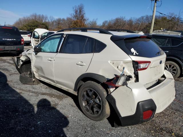 JF2GTAAC5J9315718 - 2018 SUBARU CROSSTREK WHITE photo 2