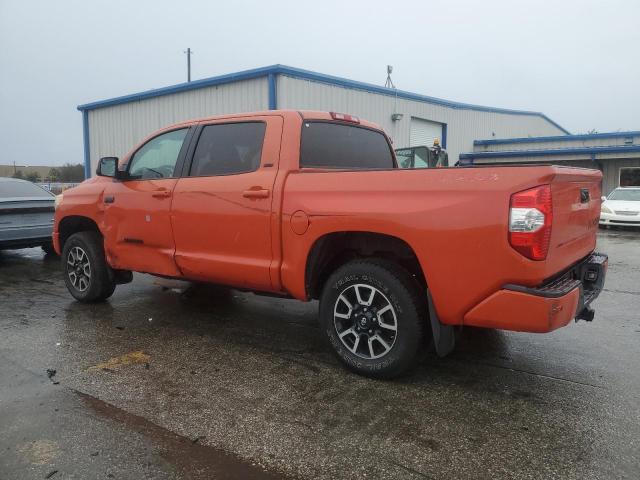 5TFEY5F17GX193437 - 2016 TOYOTA TUNDRA CREWMAX SR5 ORANGE photo 2