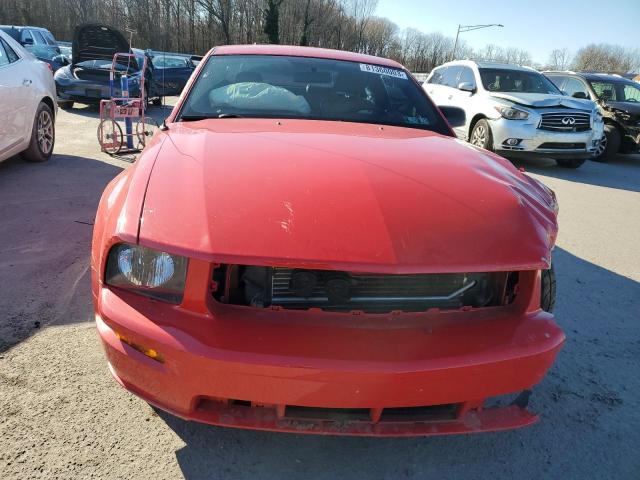 1ZVFT82H165191410 - 2006 FORD MUSTANG GT RED photo 5