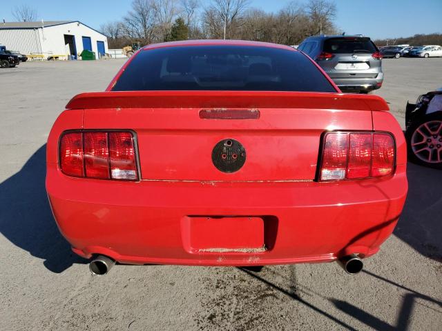 1ZVFT82H165191410 - 2006 FORD MUSTANG GT RED photo 6