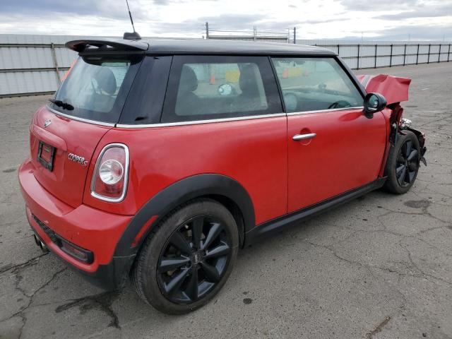 WMWSV3C54DT394686 - 2013 MINI COOPER S RED photo 3