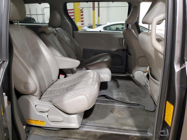 5TDYK3DC1DS347536 - 2013 TOYOTA SIENNA XLE GRAY photo 11