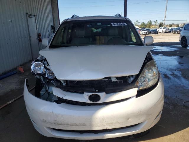 5TDYK4CC1AS342260 - 2010 TOYOTA SIENNA XLE WHITE photo 5