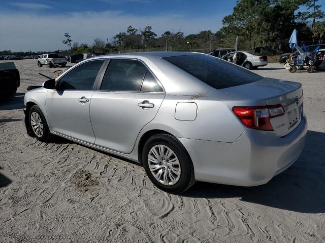 4T4BF1FKXDR282301 - 2013 TOYOTA CAMRY L SILVER photo 2