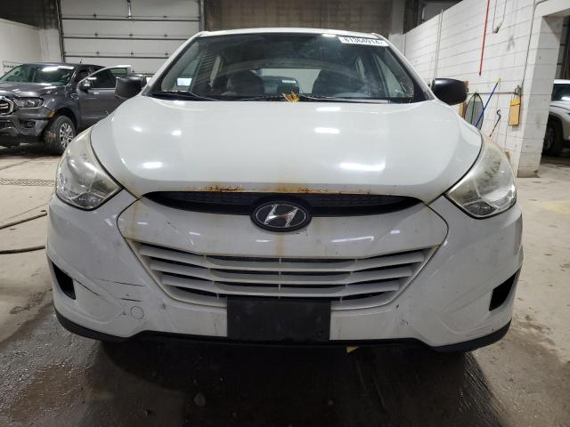 KM8JT3AB2BU210636 - 2011 HYUNDAI TUCSON GL WHITE photo 5