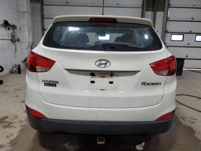 KM8JT3AB2BU210636 - 2011 HYUNDAI TUCSON GL WHITE photo 6