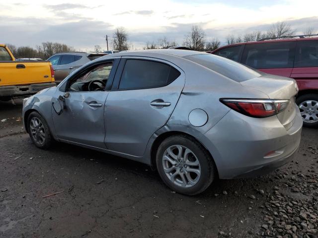 3MYDLBZV9GY107312 - 2016 TOYOTA SCION IA GRAY photo 2