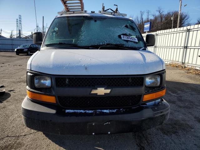 1GCWGFCF4F1158823 - 2015 CHEVROLET EXPRESS G2 WHITE photo 5