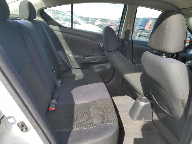 3N1CN7AP3CL864084 - 2012 NISSAN VERSA S 银色 照片 10
