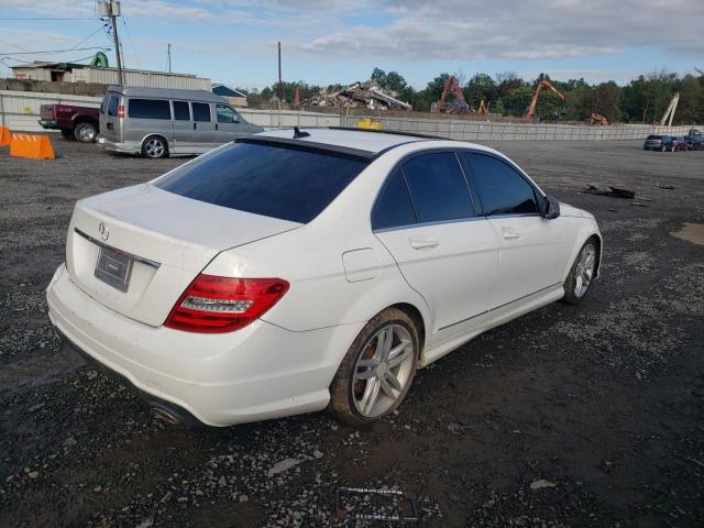 WDDGF8AB1DR277761 - 2013 MERCEDES-BENZ C 300 4MATIC WHITE photo 3