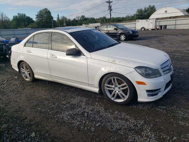 WDDGF8AB1DR277761 - 2013 MERCEDES-BENZ C 300 4MATIC WHITE photo 4