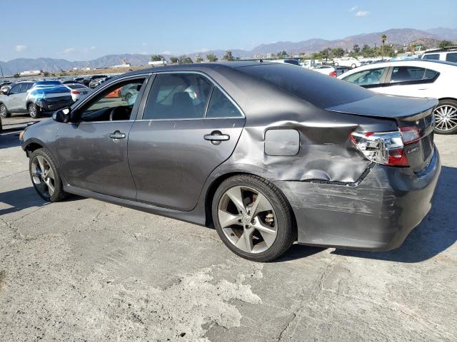 4T1BK1FK5EU026073 - 2014 TOYOTA CAMRY SE GRAY photo 2