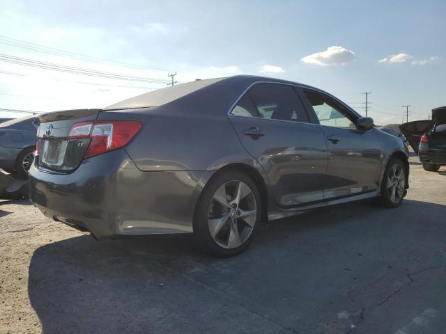 4T1BK1FK5EU026073 - 2014 TOYOTA CAMRY SE GRAY photo 3