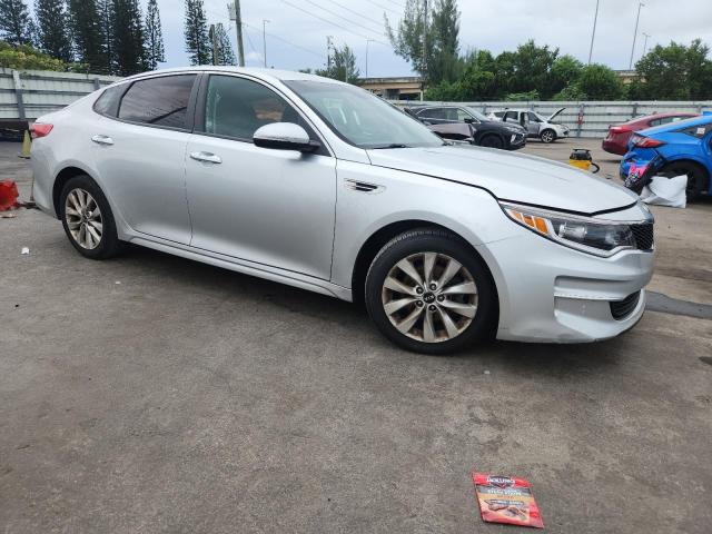 5XXGT4L3XJG268993 - 2018 KIA OPTIMA LX Gümüş foto 4
