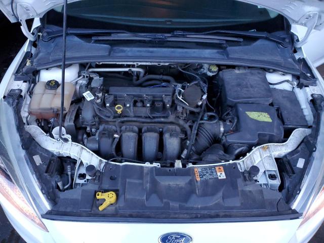 1FADP3K20GL216829 - 2016 FORD FOCUS SE WHITE photo 11