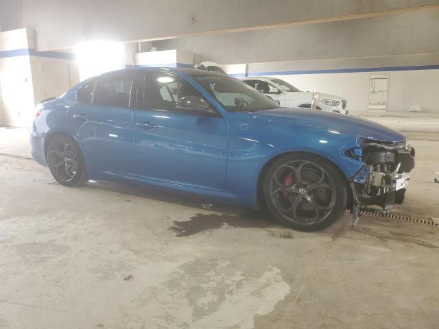 ZARFAEEN2J7593805 - 2018 ALFA ROMEO GIULIA TI Q4 BLUE photo 4