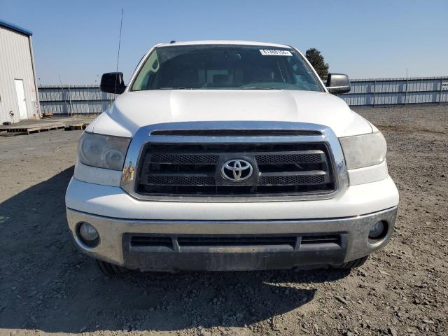 5TFUM5F1XBX018664 - 2011 TOYOTA TUNDRA DOUBLE CAB SR5 WHITE photo 5