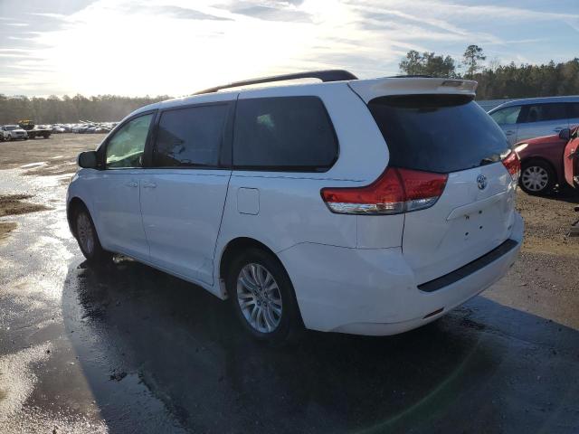 5TDYK3DC6CS269415 - 2012 TOYOTA SIENNA XLE WHITE photo 2