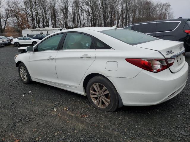 5NPEB4AC0DH718303 - 2013 HYUNDAI SONATA GLS WHITE photo 2