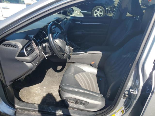 4T1G11AK8LU931646 - 2020 TOYOTA CAMRY SE GRAY photo 7