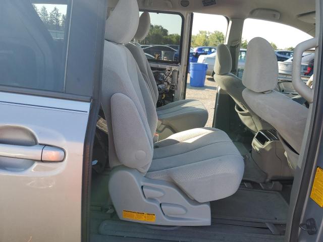 5TDJK3DCXDS063324 - 2013 TOYOTA SIENNA LE فضي صورة 11