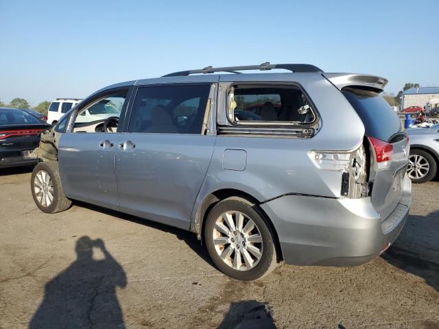 5TDJK3DCXDS063324 - 2013 TOYOTA SIENNA LE فضي صورة 2
