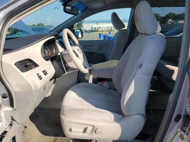 5TDJK3DCXDS063324 - 2013 TOYOTA SIENNA LE فضي صورة 7
