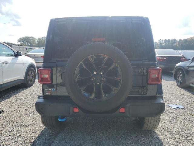 1C4JJXP69NW256727 - 2022 JEEP WRANGLER U SAHARA 4XE BLACK photo 6