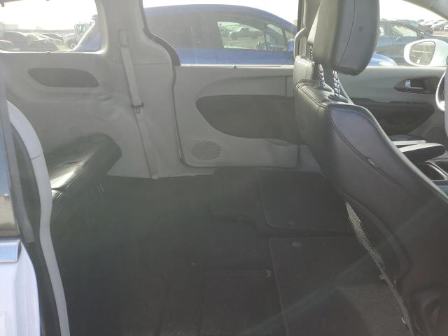 2C4RC1BG3JR186056 - 2018 CHRYSLER PACIFICA TOURING L WHITE photo 11