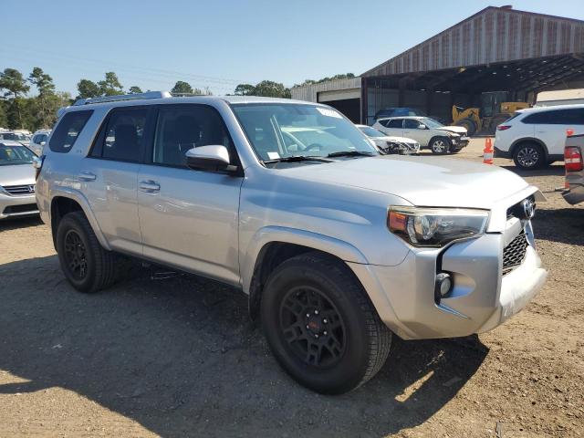 JTEZU5JR9G5135976 - 2016 TOYOTA 4RUNNER SR5 ვერცხლისფერი ფოტო 4