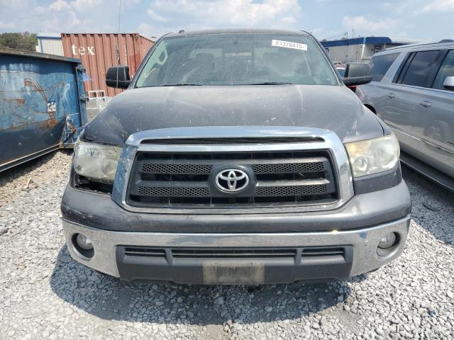 5TFRM5F16BX031370 - 2011 TOYOTA TUNDRA DOUBLE CAB SR5 GRAY photo 5