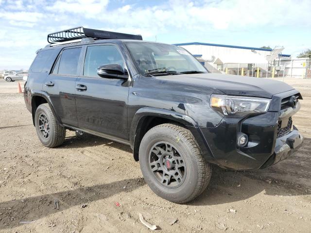 JTEFU5JR8N5273489 - 2022 TOYOTA 4RUNNER SR5 BLACK photo 4