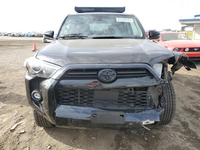 JTEFU5JR8N5273489 - 2022 TOYOTA 4RUNNER SR5 BLACK photo 5