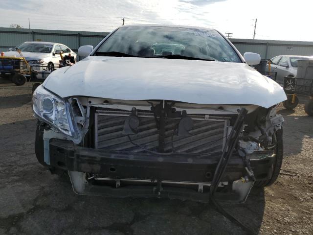 4T1BF3EK7BU665343 - 2011 TOYOTA CAMRY BASE WHITE photo 5