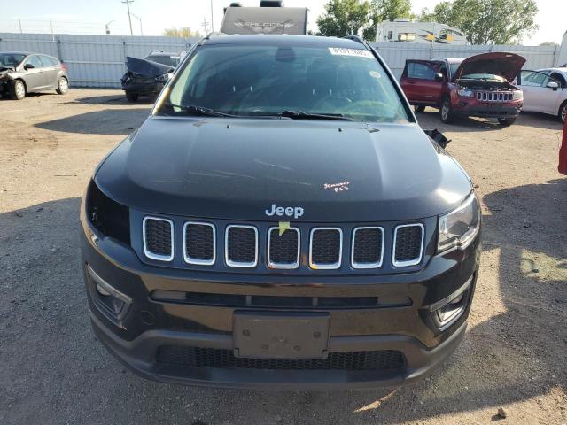 3C4NJDBB4JT283726 - 2018 JEEP COMPASS LATITUDE 黑色 照片 5