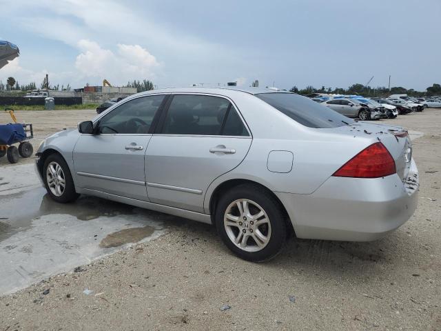 1HGCM56887A172746 - 2007 HONDA ACCORD EX SILVER photo 2