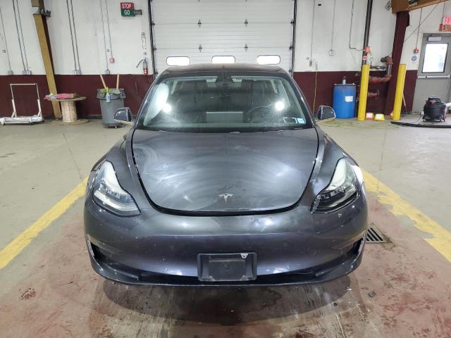 5YJ3E1EB8JF185139 - 2018 TESLA MODEL 3 Boz foto 5