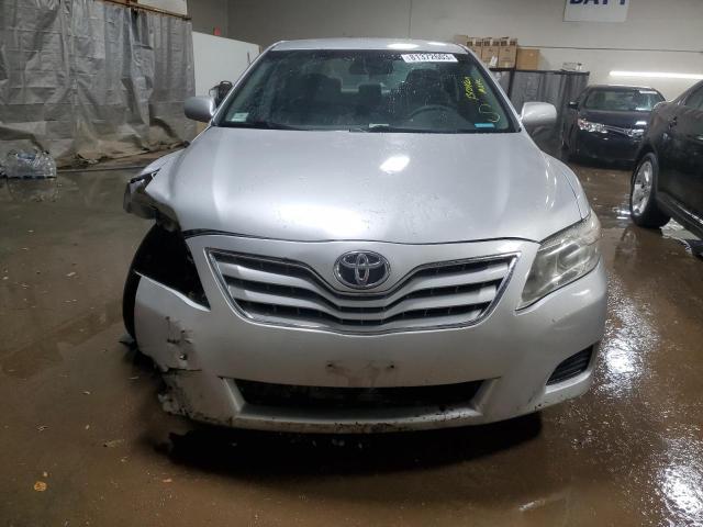 4T1BF3EK5BU754148 - 2011 TOYOTA CAMRY BASE SILVER photo 5