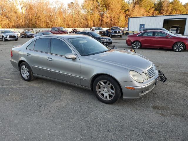 WDBUF65J43A091937 - 2003 MERCEDES-BENZ E 320 GRAY photo 4